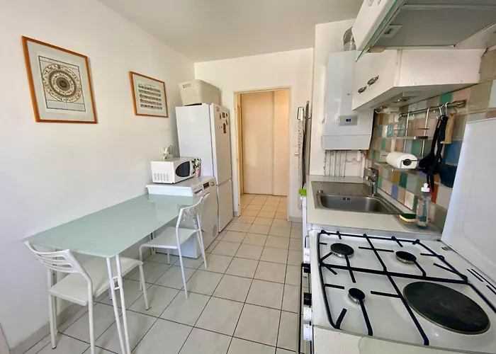 Spacieux T2 Au Rives Du Lez, Parking, Proche Gares Et Centre דירה *