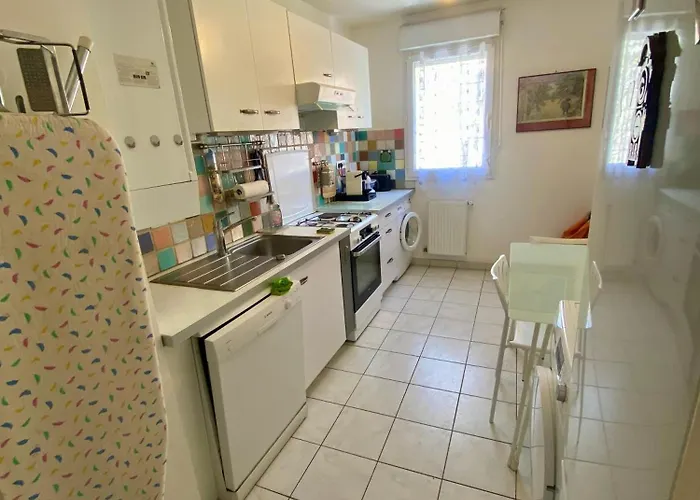 Spacieux T2 Au Rives Du Lez, Parking, Proche Gares Et Centre דירה *